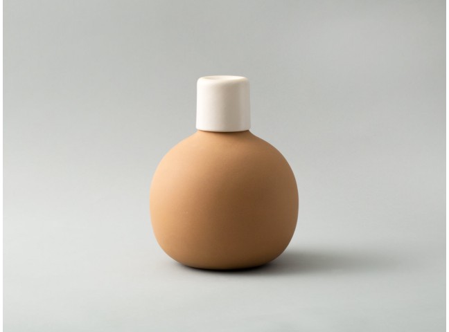 Pitcher w/ Black/White Cup