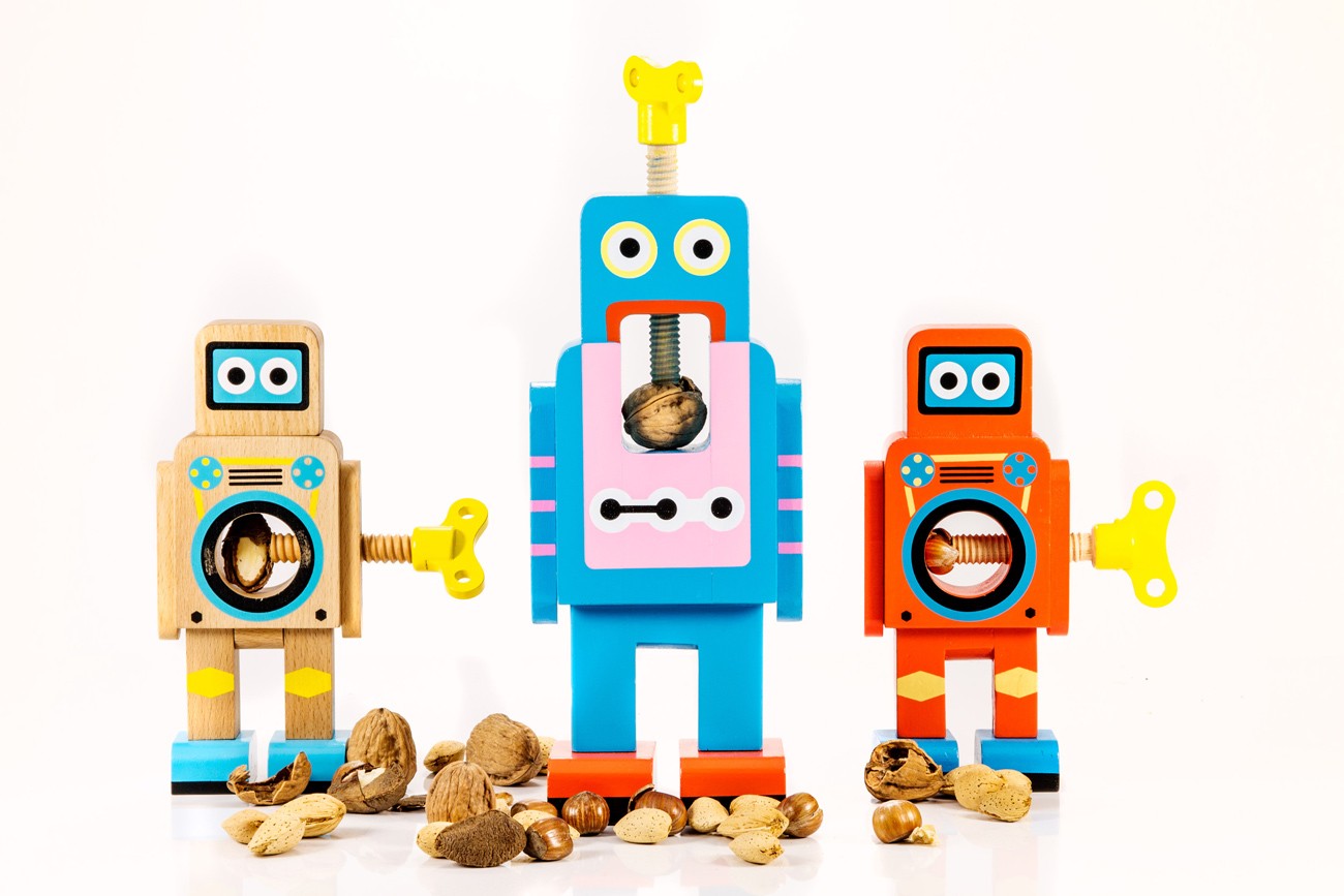 Robot Nut Cracker